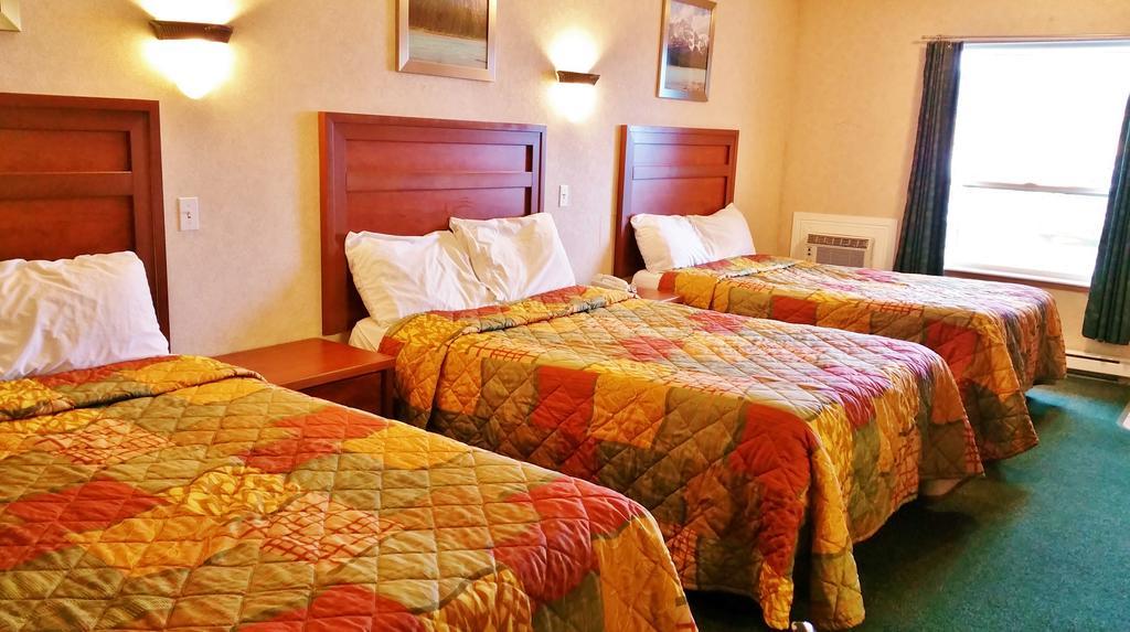 Alpine Motel Kamloops Extérieur photo