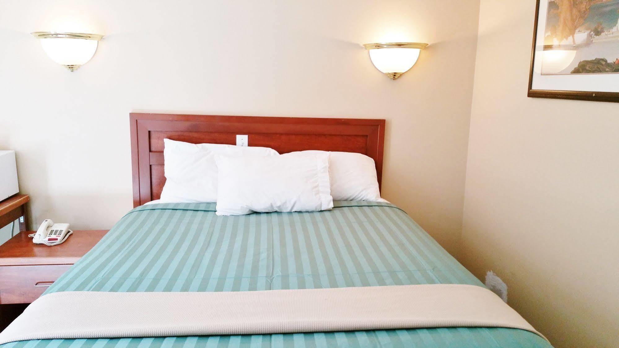 Alpine Motel Kamloops Extérieur photo