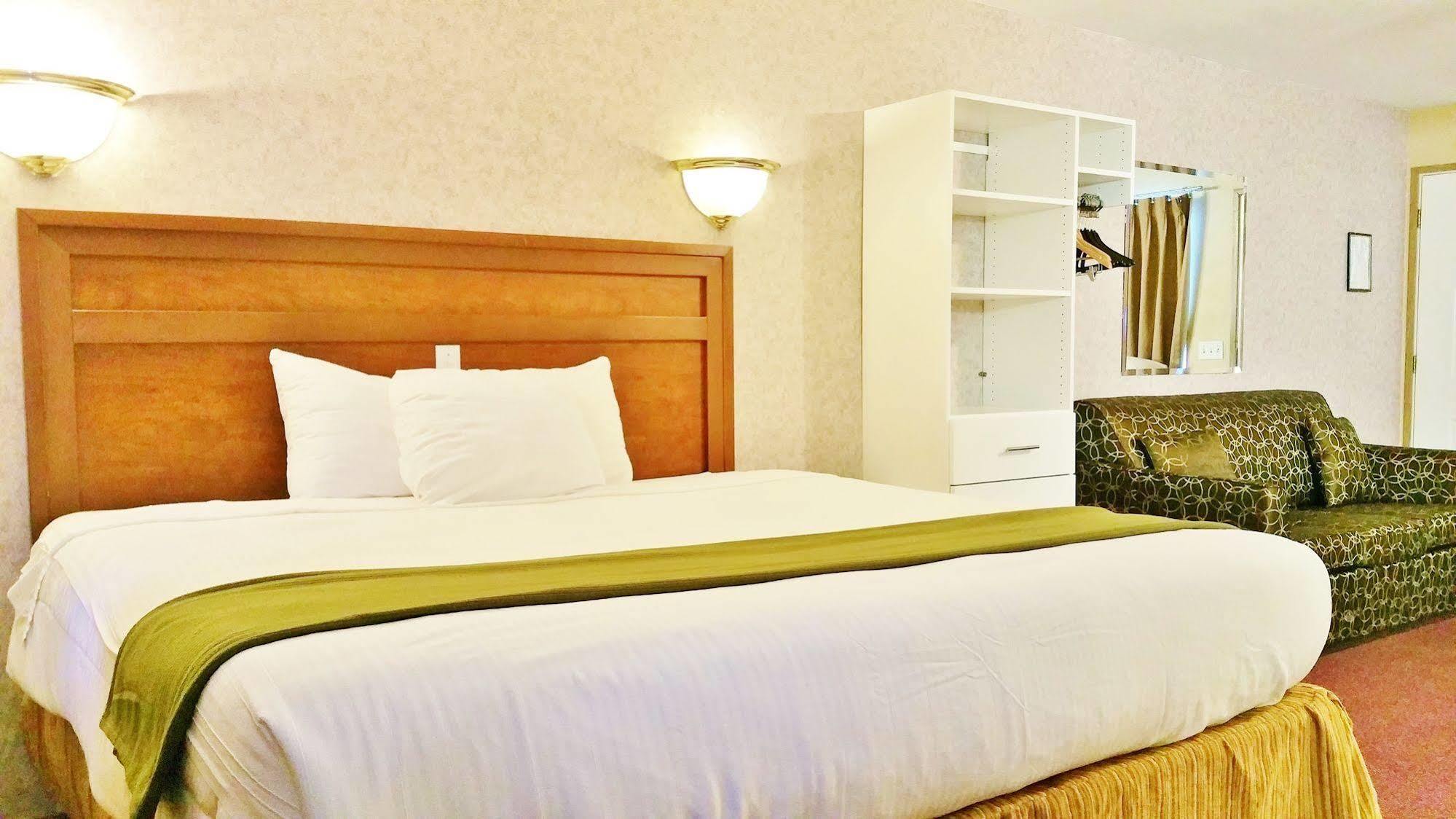 Alpine Motel Kamloops Extérieur photo